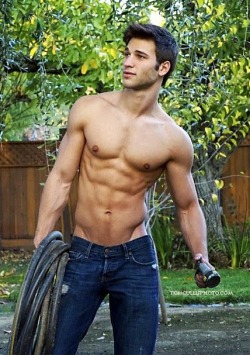 retoni:  retoni: VISIT & FOLLOW!http://www.retoni.tumblr.com