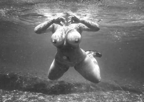 dumptruckthicc:  Swim in it