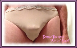 pattiespics:  Pattie was very naughty on a recent out of  state