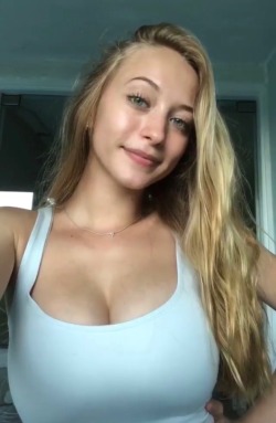 incestqueen:  sophia diamond has a chest i want to nuzzle my