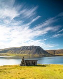 archatlas:    Chris Burkard  Chris Burkard is an accomplished