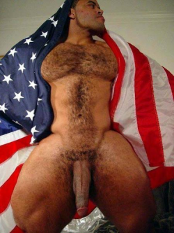 realmenstink:  THE KIND OF FIREWORKS I’D LIKE THIS DAY !!!