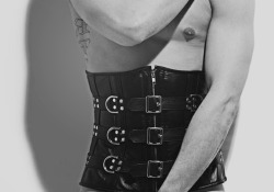 bluebirdprince:  There is something about men in corsets and