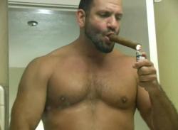 420nthings:  pigboyny:  Wow, a cigar and a shave for daddy.  Very