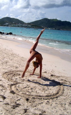 nature1968:  Cool  Beach Exercise