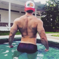 malebubblebutts:  Follow me @bubblebutt_men #gayfitness #gaykik