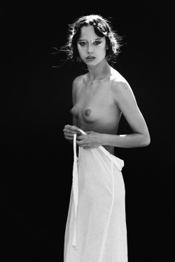 thequietfront:  Pavlina Eneva by Thomas Babeau for Riven