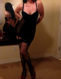 mommylovestofuck:  Meet horny MILFs just like her on MySecretProfile.com!