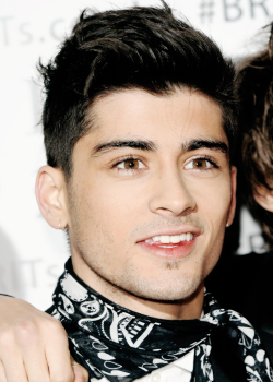  Zayn at the 2014 BRITs Awards [ source ] 