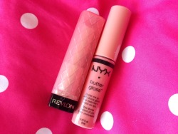 meggygrace:  My most worn lip combo ever. Revlon lip butter in