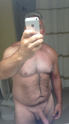 marriedmen:  This father of 4 likes to show off his junk whenever