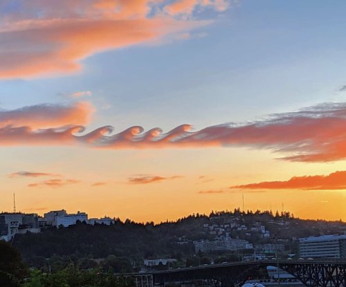 geometrymatters:Kelvin-Helmholtz cloudsare also known as “rotor