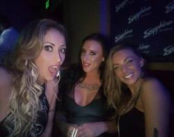 Woot woot look at who came out to show some love . @richelleryan