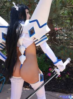 slewdbtumblng:  whomthegodswoulddestroy:  cosplay-booties:  (via