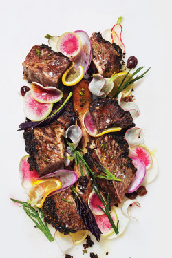 foodffs:  Justin Smillie’s Peppercorn-Crusted Short Ribs with