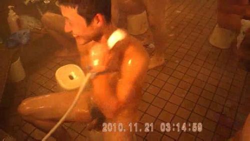 east-asia-guys:  xiaohaogaypic:  Â éŸ“åœ‹æ¾¡å ‚å·æ‹éœ²å±Œå¯æ„›ç”· Korean Guys in Public Bath Original by:Â Â  http://xiaohaogaypic.tumblr.com/  ì”¨ë°œ! 