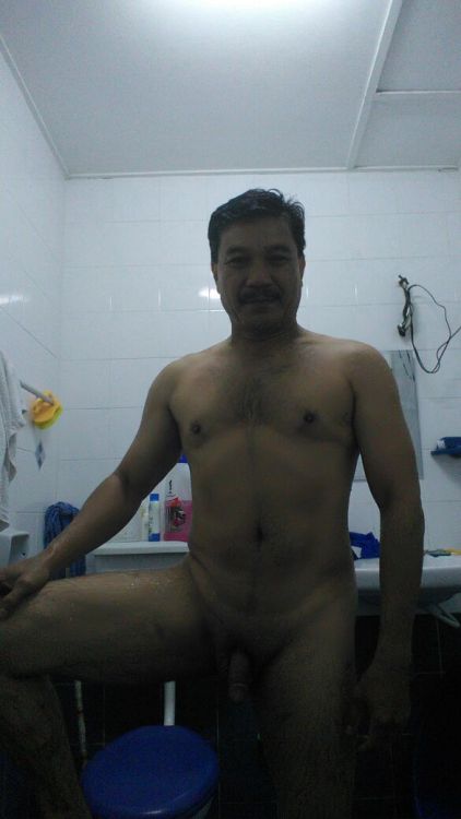 adien7978:  kulomkote:   daddybotak75:  Wow  Nk jugak lah daddy ni   Daddy polis jugak ni 