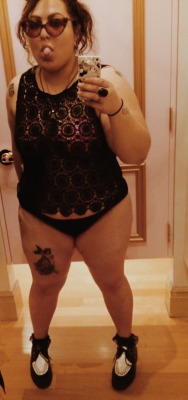 killerkurves:  texterror:  who needs pants?   