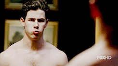 logwhore:  Nick Jonas is so hot…