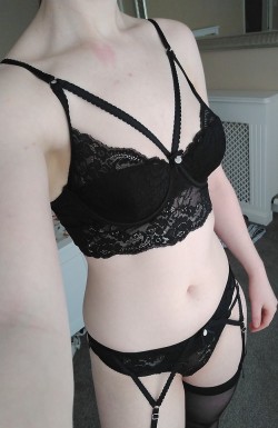 the-lascivious-pair:  Got this gorgeous new lingerie set, what