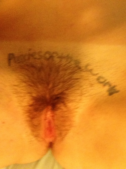 18 years old Thank you :) Submit your pussy pics athttp://pussiesoftheworld.tumblr.com/submit