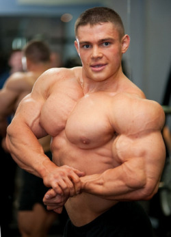 muscledlust:  Alexey Lesukov looking massive and bloated with