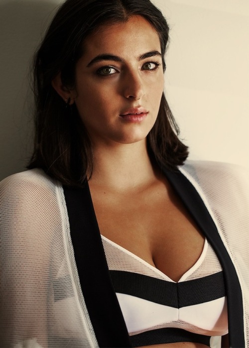 Random pics of the Walking Dead’s Alanna Masterson