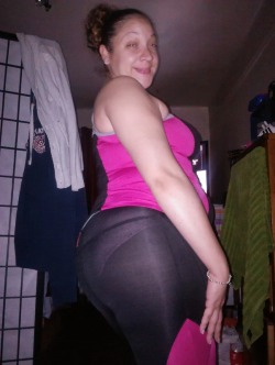 trevmartinez:  Thick Rican part 3. I love mami she could get