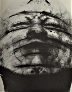 regardintemporel:Arnulf RAINER - Breites Grinsen heult, 1975-1976