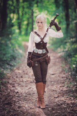 hotcosplaychicks:  Ciri - Cosplay - The Witcher by VerraLeto