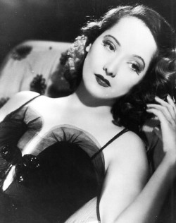 vampdreaminginhollywood:  Merle Oberon 