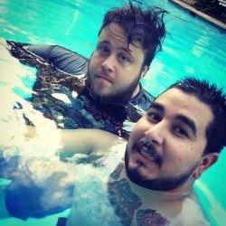 ricckmartinez:  Swimming with la bae 😬😬