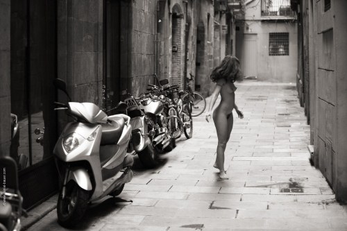 nude in the streets of Barcelona, by Daniel Bauer More photos of Susana on nakedworldofmars