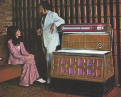 grooveland:  (via #Vintage Jukeboxes… I’d like one! | Jukeboxes