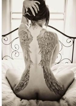 tattoos-w:  tattoo blog -  Can&rsquo;t wait till I get angel wings on my back. Conner loved them &amp; consider them his dream girl :&rsquo;) 