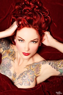 4theloveofinkedladies:  The gorgeous Lea Vendetta 