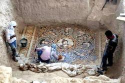 emmagleason:  stunning picture: Greek floor mosaic recently excavated