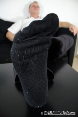 mystr8m8sfeet:  Tony’s sweaty socks after work. Brand new pics