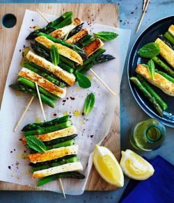 intensefoodcravings:  Char-Grilled Asparagus and Haloumi with