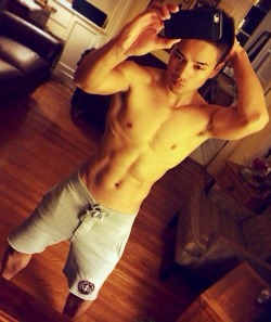 asianmusclefetish:  Original post: http://asianmusclefetish.tumblr.com