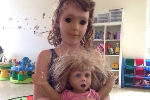 kittygloblack:sixpenceee:A compilation of creepy & hilarious face swaps! You may also like this compilation of broken gifs. Here’s a preview: Nightmares….you gave me nightmares.