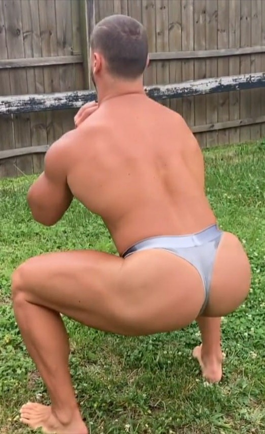 showmeyourholebro:spandextopgay:Follow me on Twitter!👇 showmeyourhole,bro