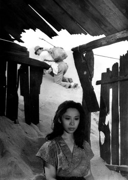 intrepidflower:  “Woman in the Dunes” dir Hiroshi Teshigahara