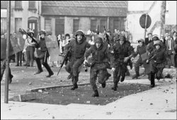 soldiers-of-war:  UK. Northern Ireland. Belfast.   Derry/Londonderry.