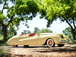 fuckyeahconceptcarz:  1941 Chrysler Newport LeBaron 
