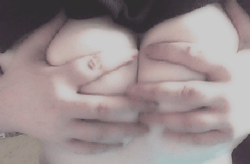 vickylouiseox:  have a new boob gif 