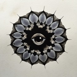 bobaliciousbby:  Simplistic mandala 