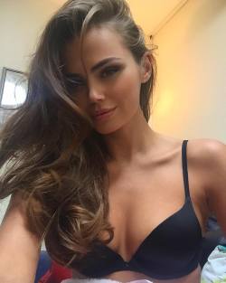 hotwithclotheson:    Xenia Deli   