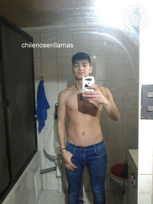 luisarayaab:  chilenosenllamas:  Cristofer, 19 años. maipú.  