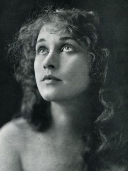 bellalagosa:  Anna Q. Nilsson, PhotoPlay Magazine June, 1916Swedish-born